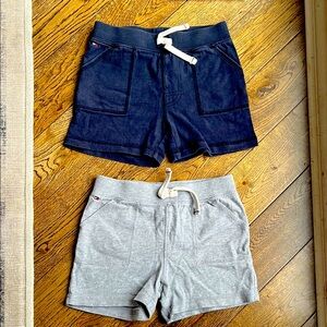 TOMMY HILFIGER shorts unisex 2T EUC